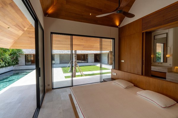 5-BEDROOM GARDEN VILLA PERERENAN 10 ARE