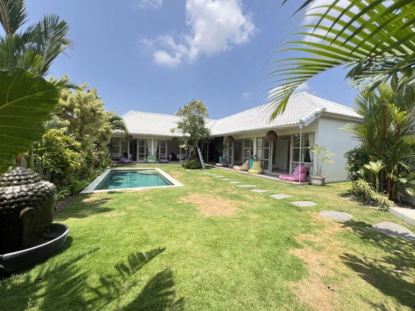  4-BEDROOM VILLA CANGGU 
