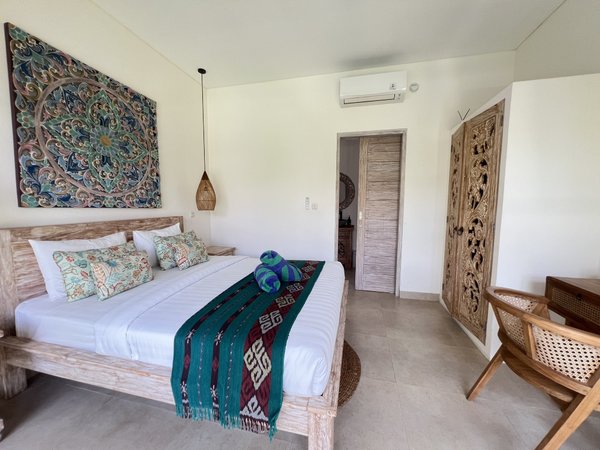  4-BEDROOM VILLA CANGGU 