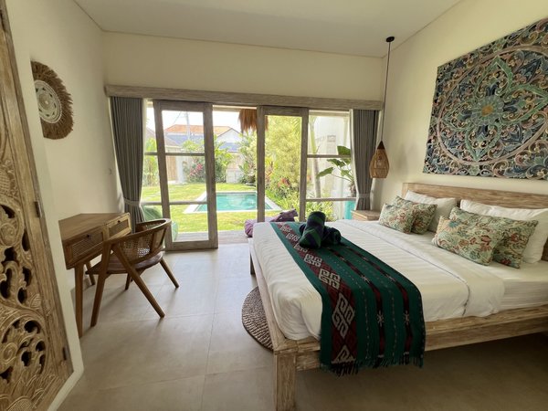  4-BEDROOM VILLA CANGGU 