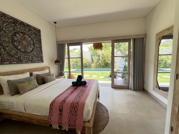  4-BEDROOM VILLA CANGGU 