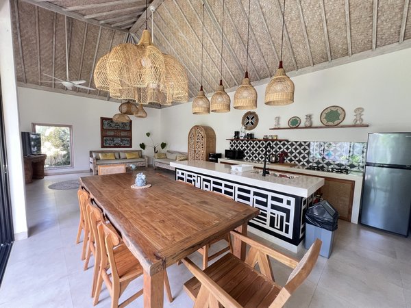  4-BEDROOM VILLA CANGGU 